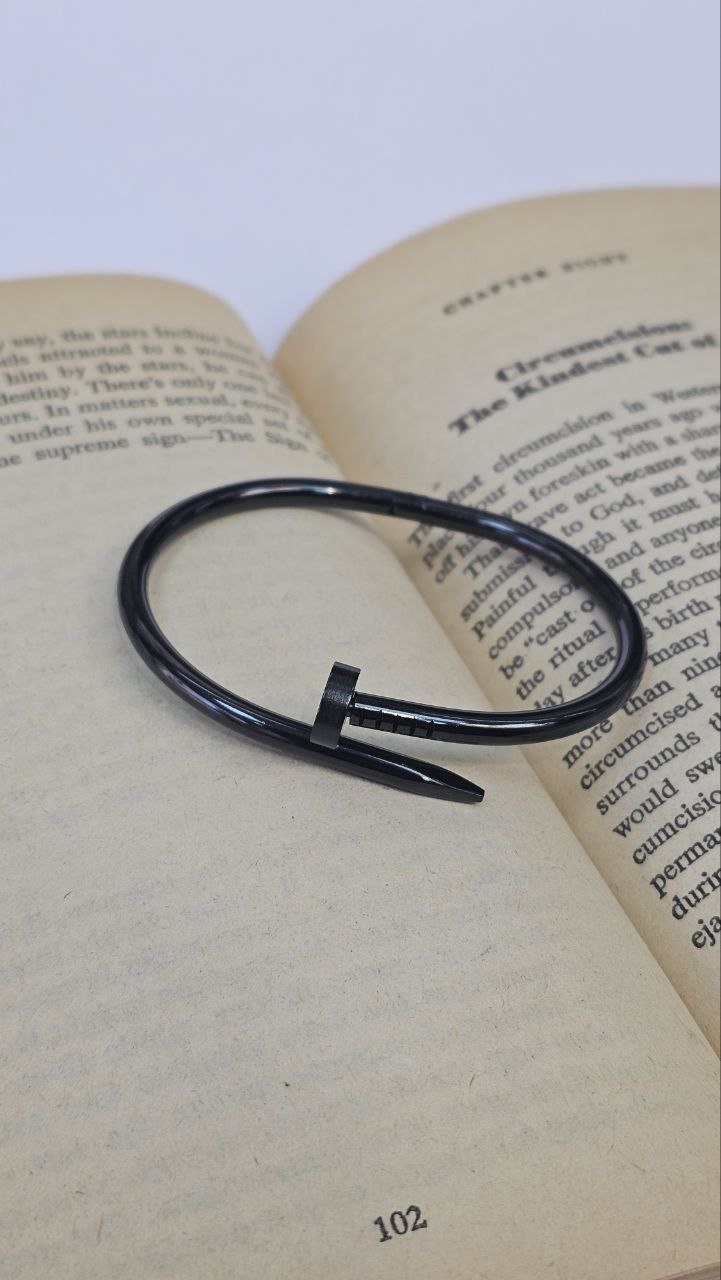 بنگل میخی طرح ساده مشکی