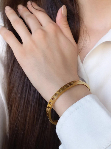 بنگل کارتیه سبک اسپرت استیل رنگ ثابت