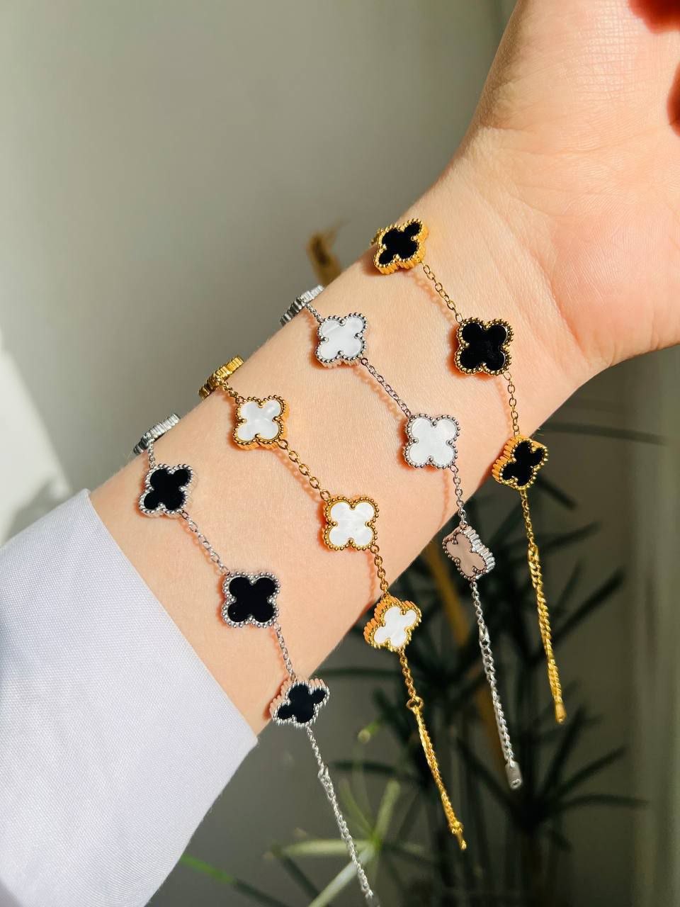 دستبند ونکلیف گل درشت پنج گل