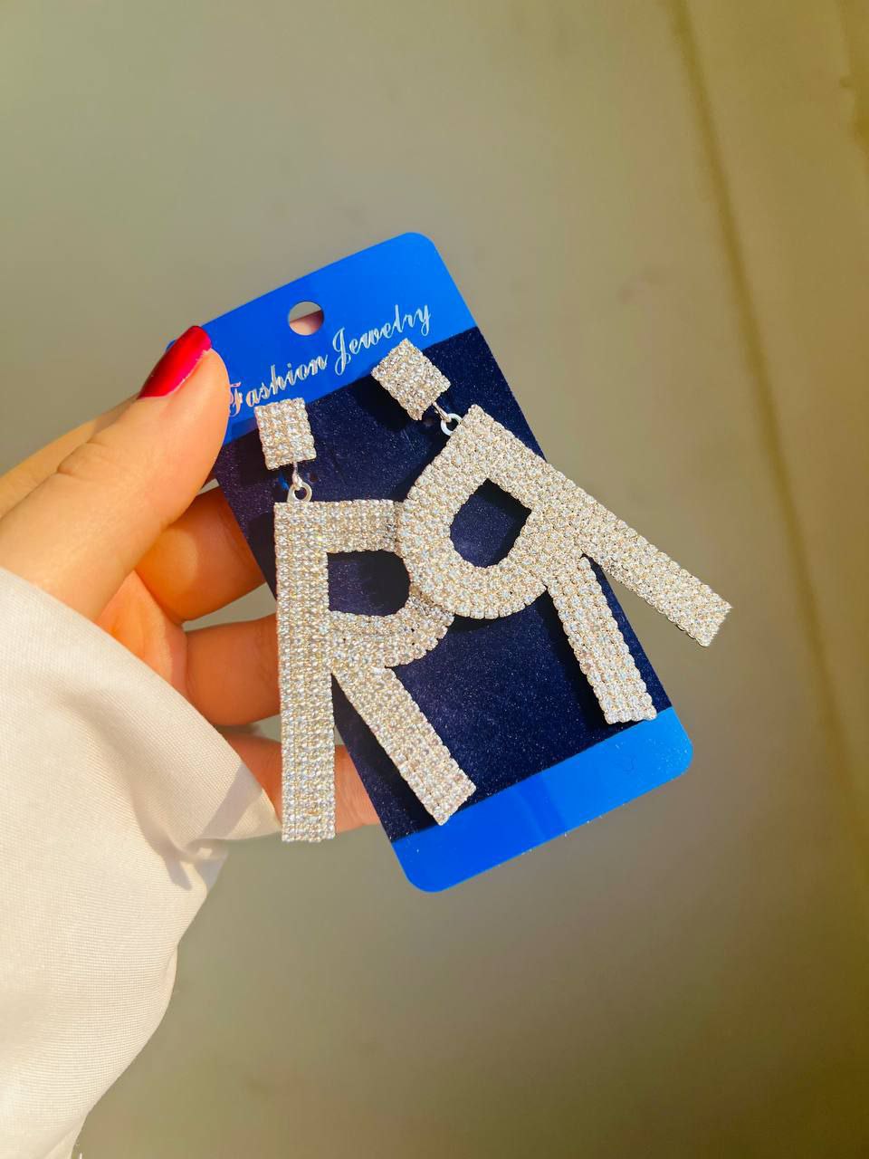 گوشواره حرف R