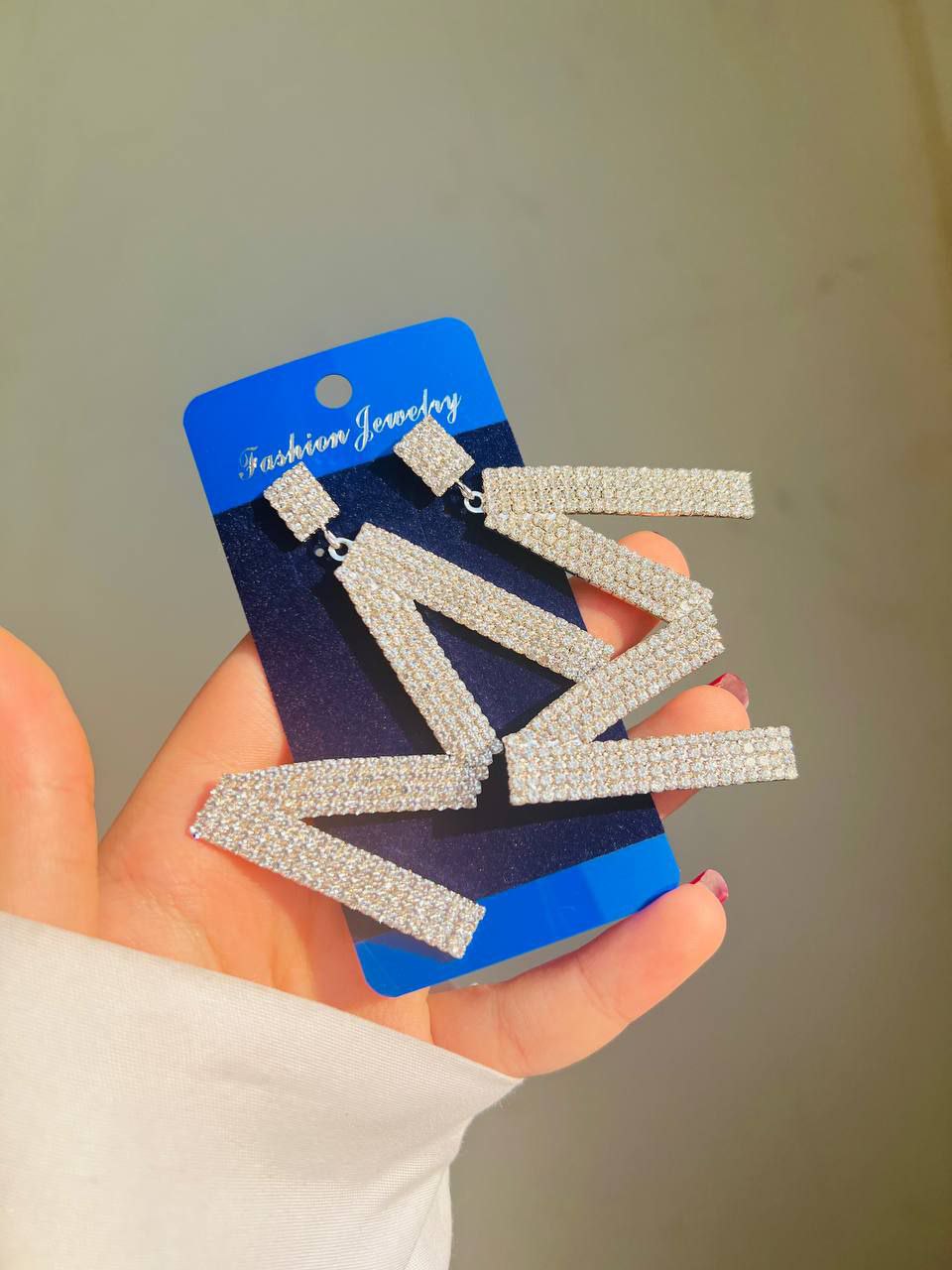 گوشواره حرف M